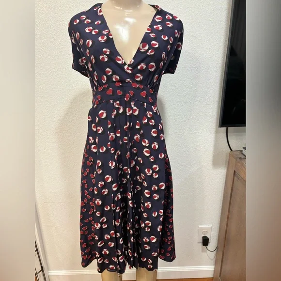 Gucci Navy and Red Floral Midi Dress in excellent pre-owned condition. Size L - Picture 5 of 8